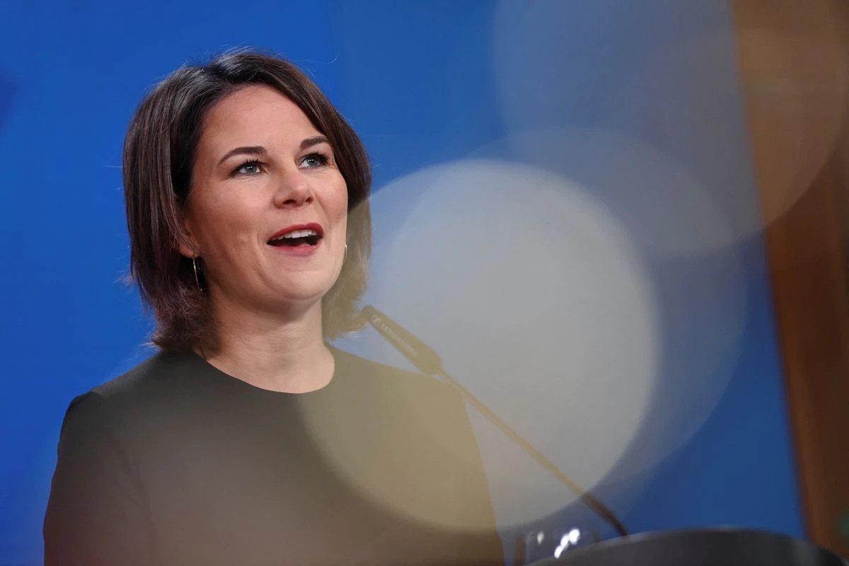 Duc canh bao Hungary ve Phan Lan va Thuy Dien hinh anh