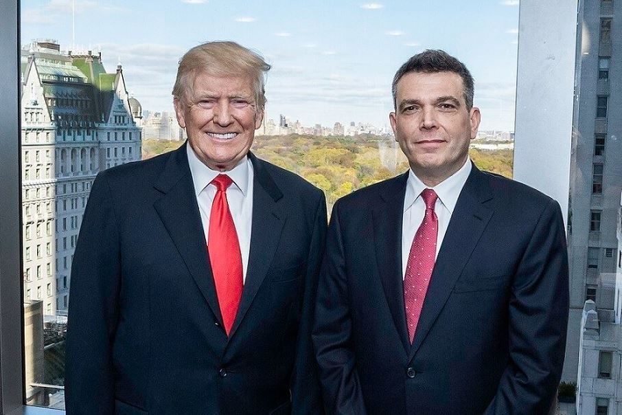 Dong thai dat dau hoi cua ong Trump sau tuyen bo tranh cu hinh anh