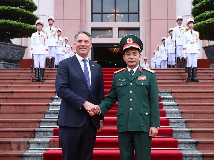 Pho thu tuong, Bo truong Quoc phong Australia tham Viet Nam hinh anh