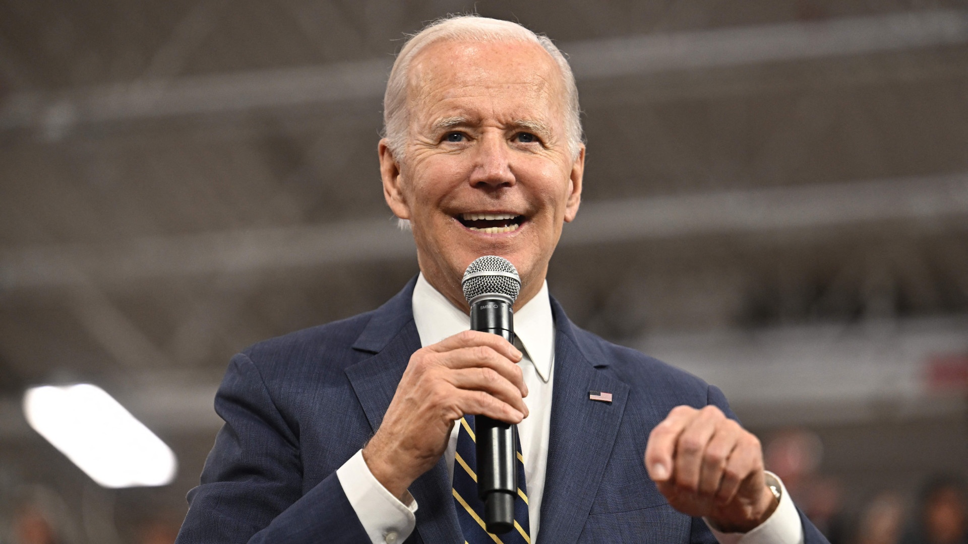 Tong thong Biden phan khich an mung chien thang cua My tai World Cup hinh anh