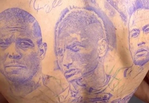 Tien dao Brazil xam hinh Neymar, Ronaldo tren lung hinh anh