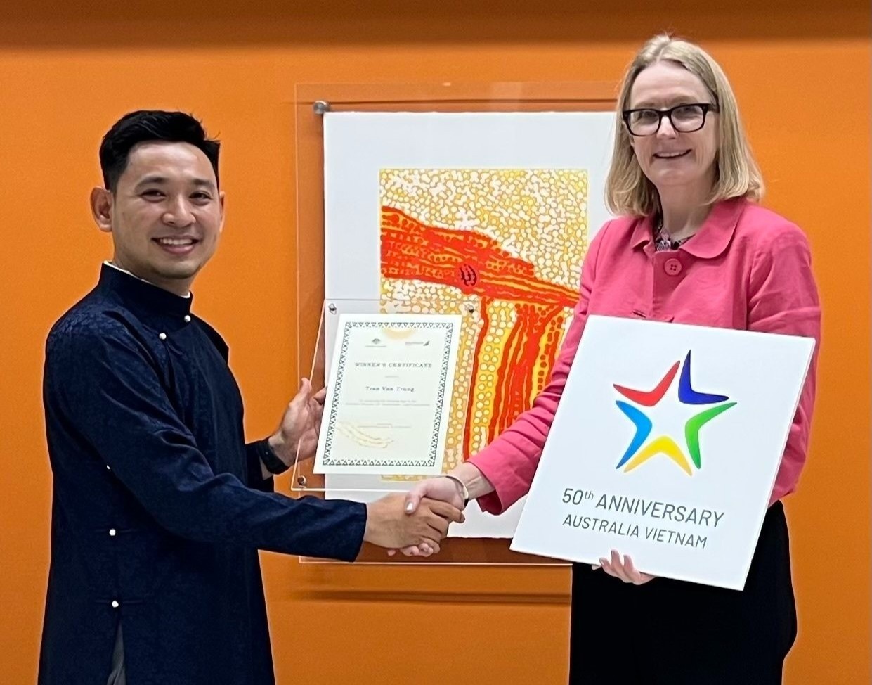 Cong bo logo ky niem 50 nam ngoai giao Viet Nam - Australia hinh anh