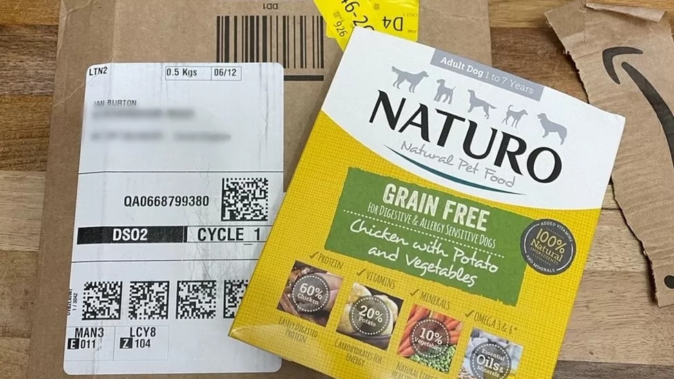 Dat iPhone tren Amazon, nhan goi thuc an cho cho hinh anh