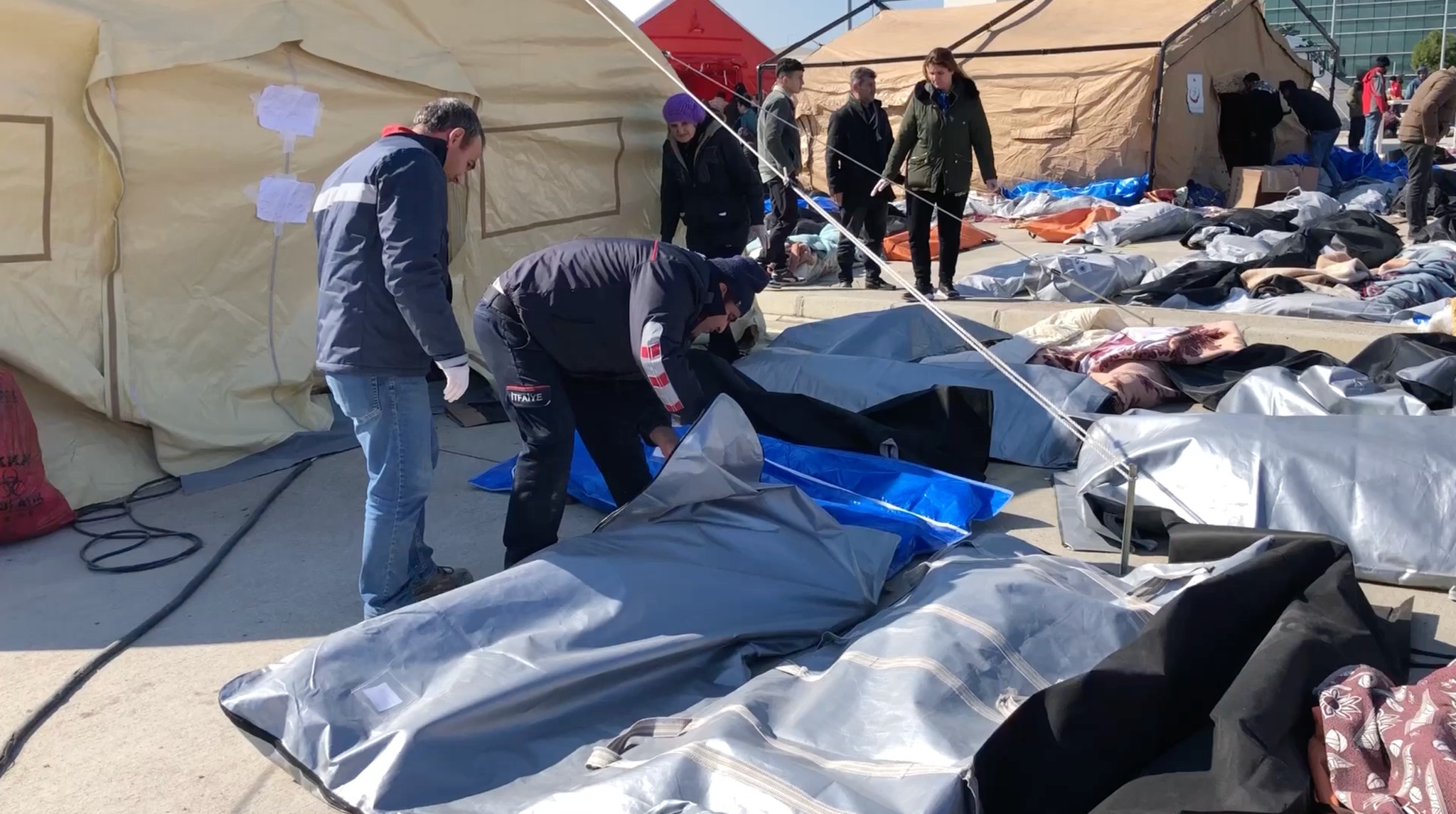 Bai dau xe o Tho Nhi Ky tro thanh nha xac hinh anh