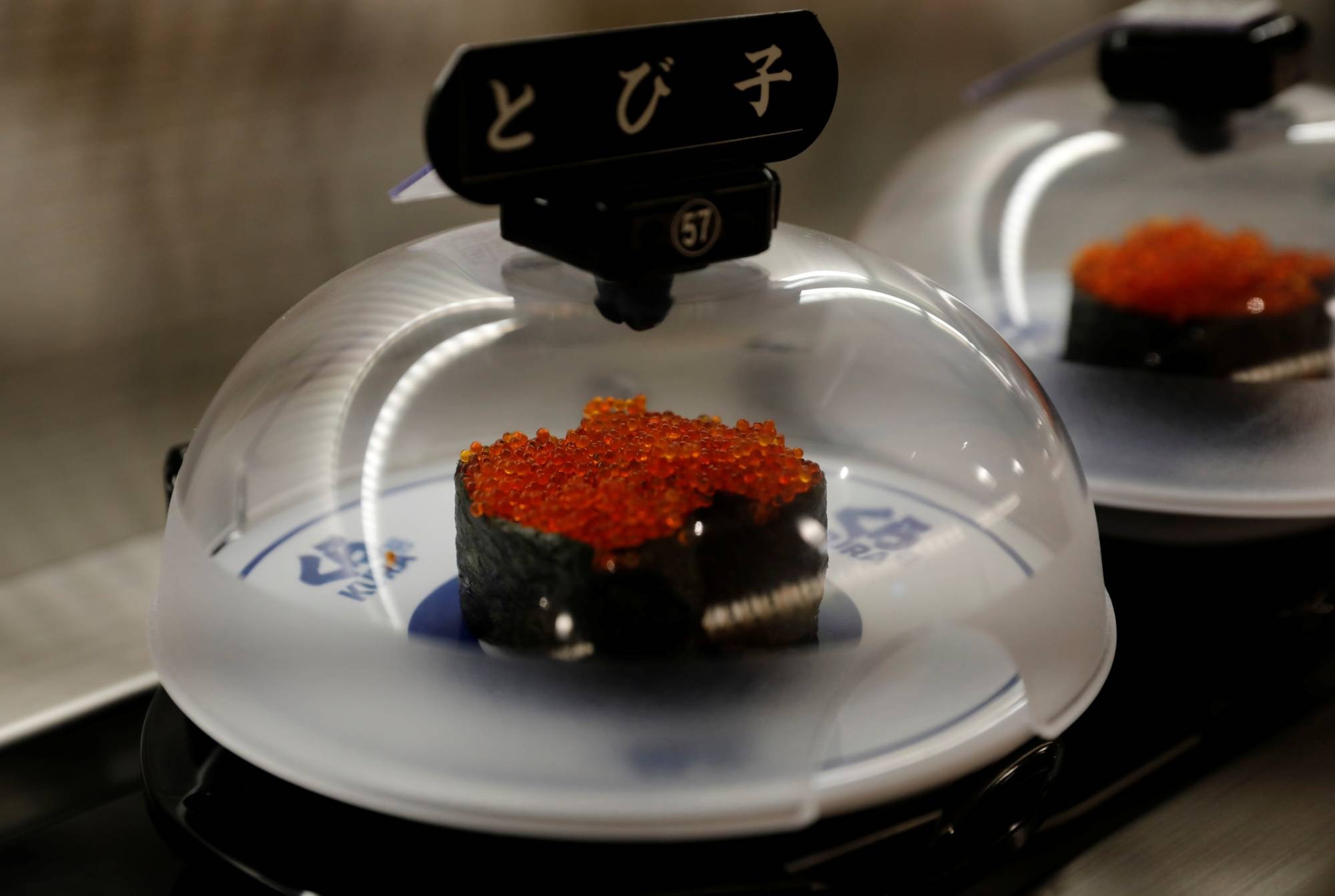 Trao luu 'khung bo sushi' khien nha hang Nhat dau dau hinh anh