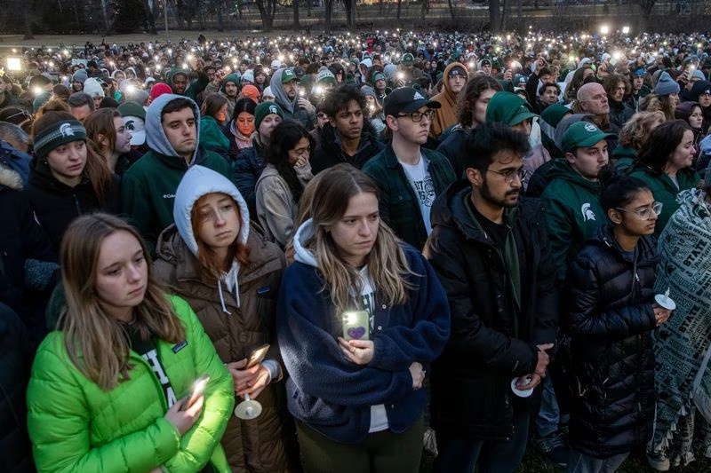 Sinh vien gian du vi truong dung ChatGPT viet loi chia buon vu xa sung hinh anh