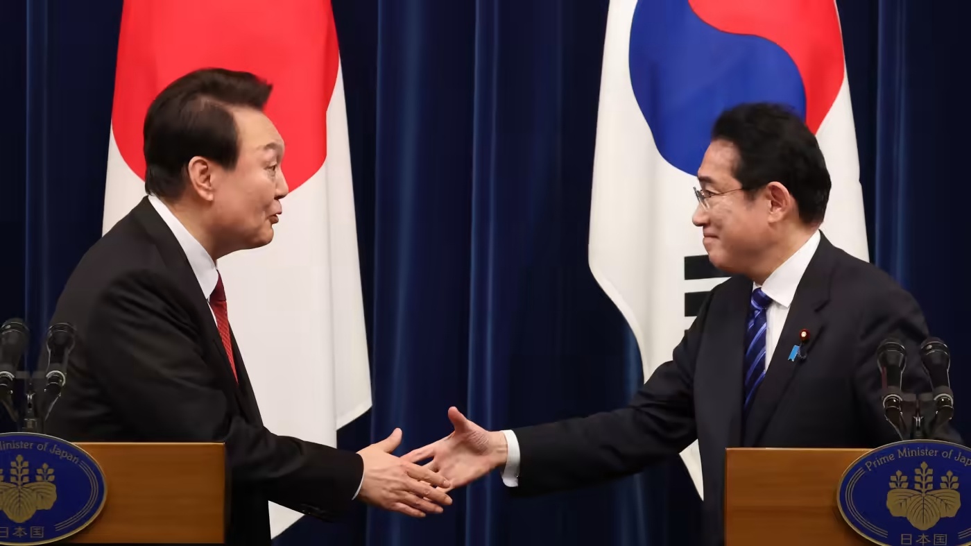 Quan he Nhat - Han sang trang moi hinh anh