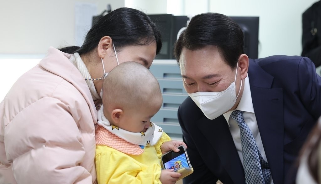 Nguy co 'no le thoi hien dai' o nuoc co ty le sinh thap nhat the gioi hinh anh