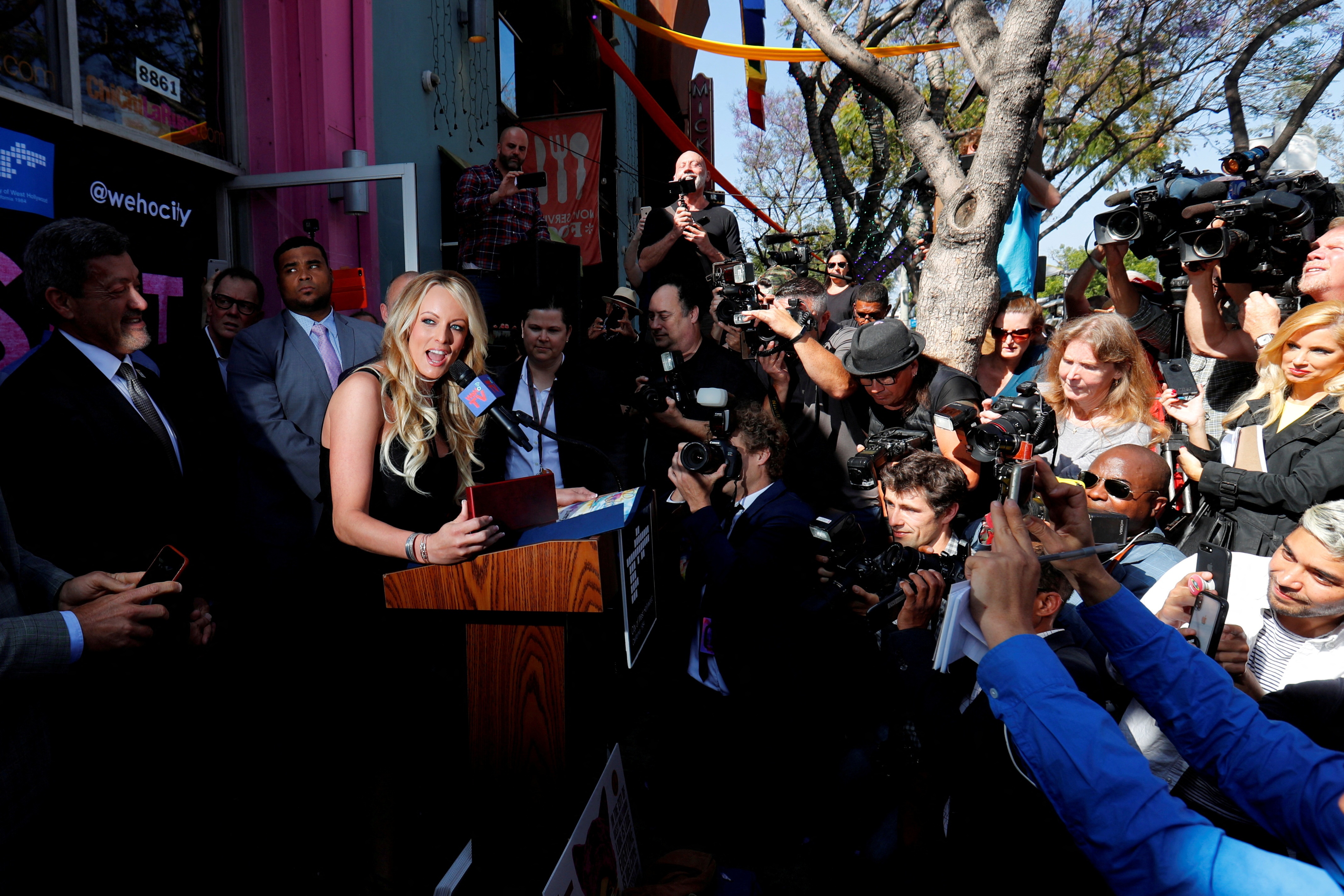 ong trump bi truy to anh 1