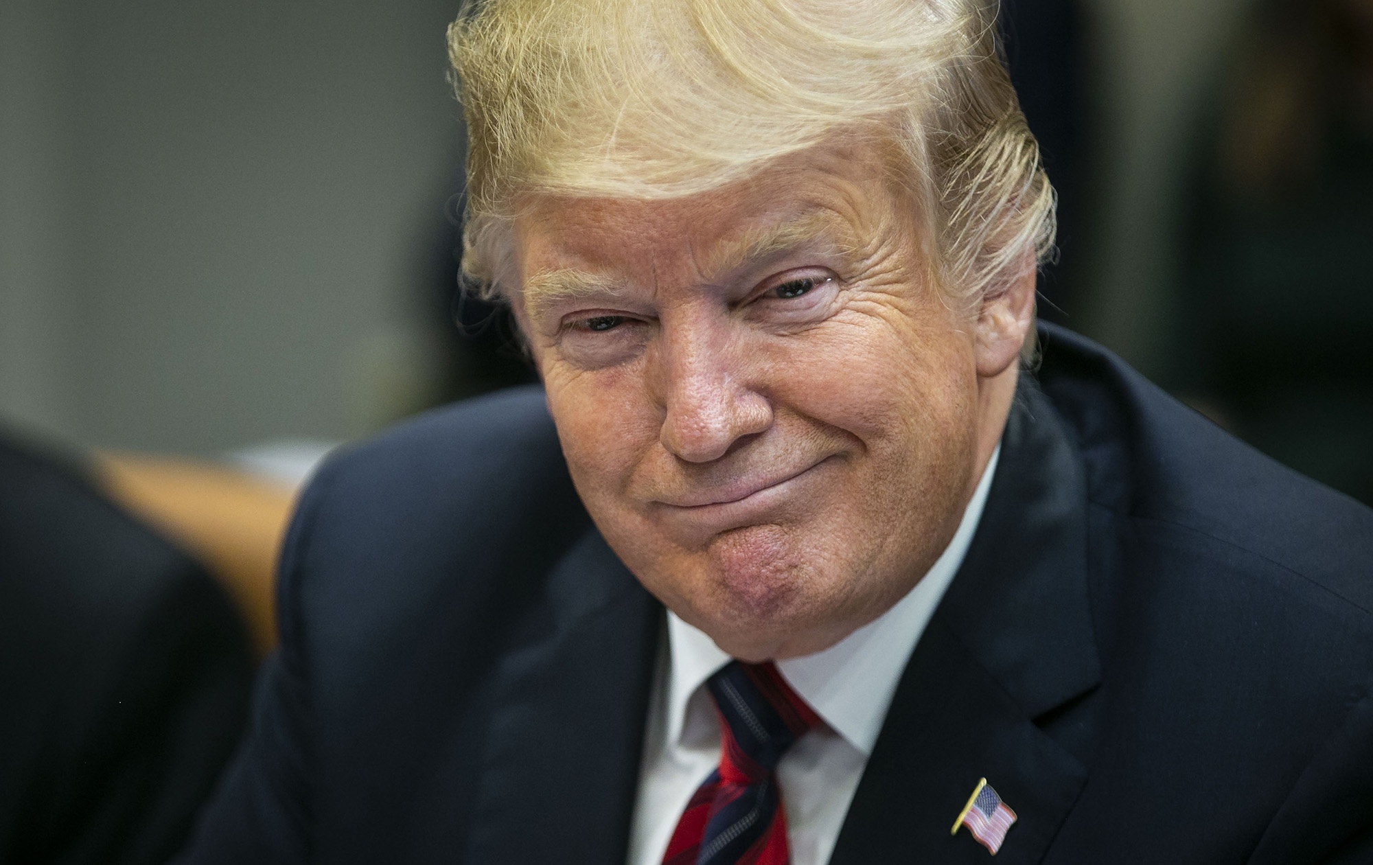 Ong Trump huy dong hon 4 trieu USD trong 24 gio sau khi bi truy to hinh anh