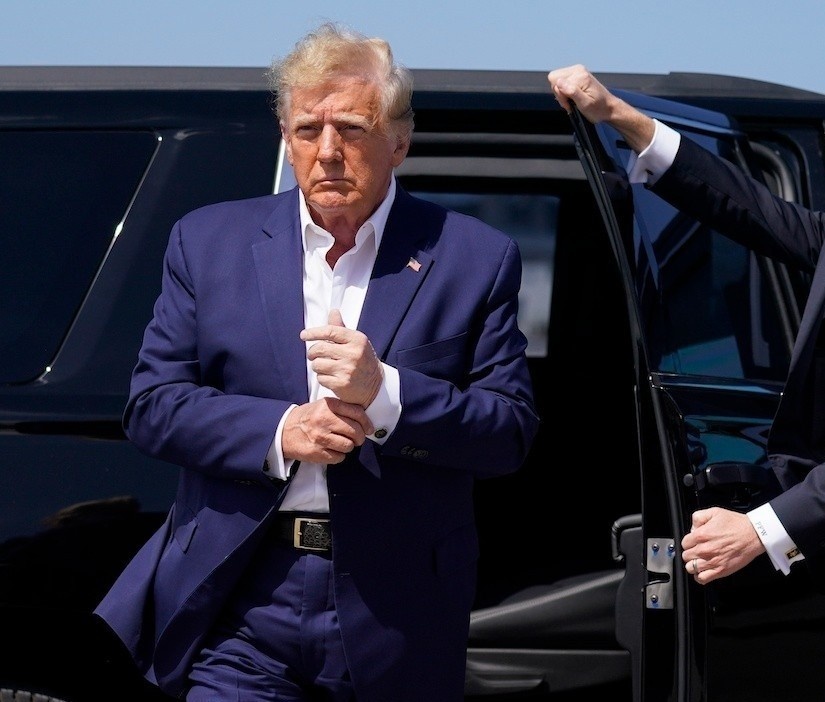 ong trump bi truy to anh 1