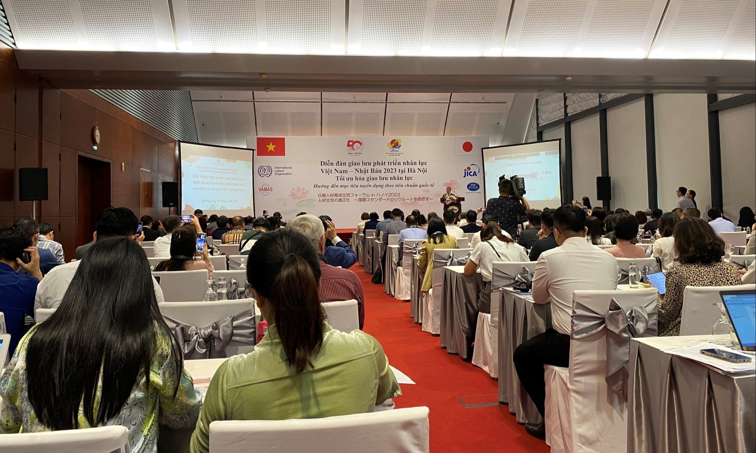 quan he Viet Nhat anh 2