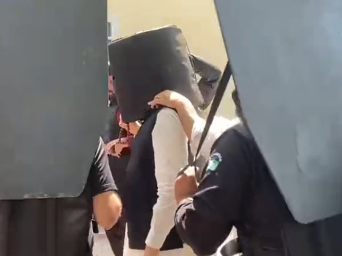 Cuu thu tuong Pakistan doi 'xo chong dan' den toa an hinh anh