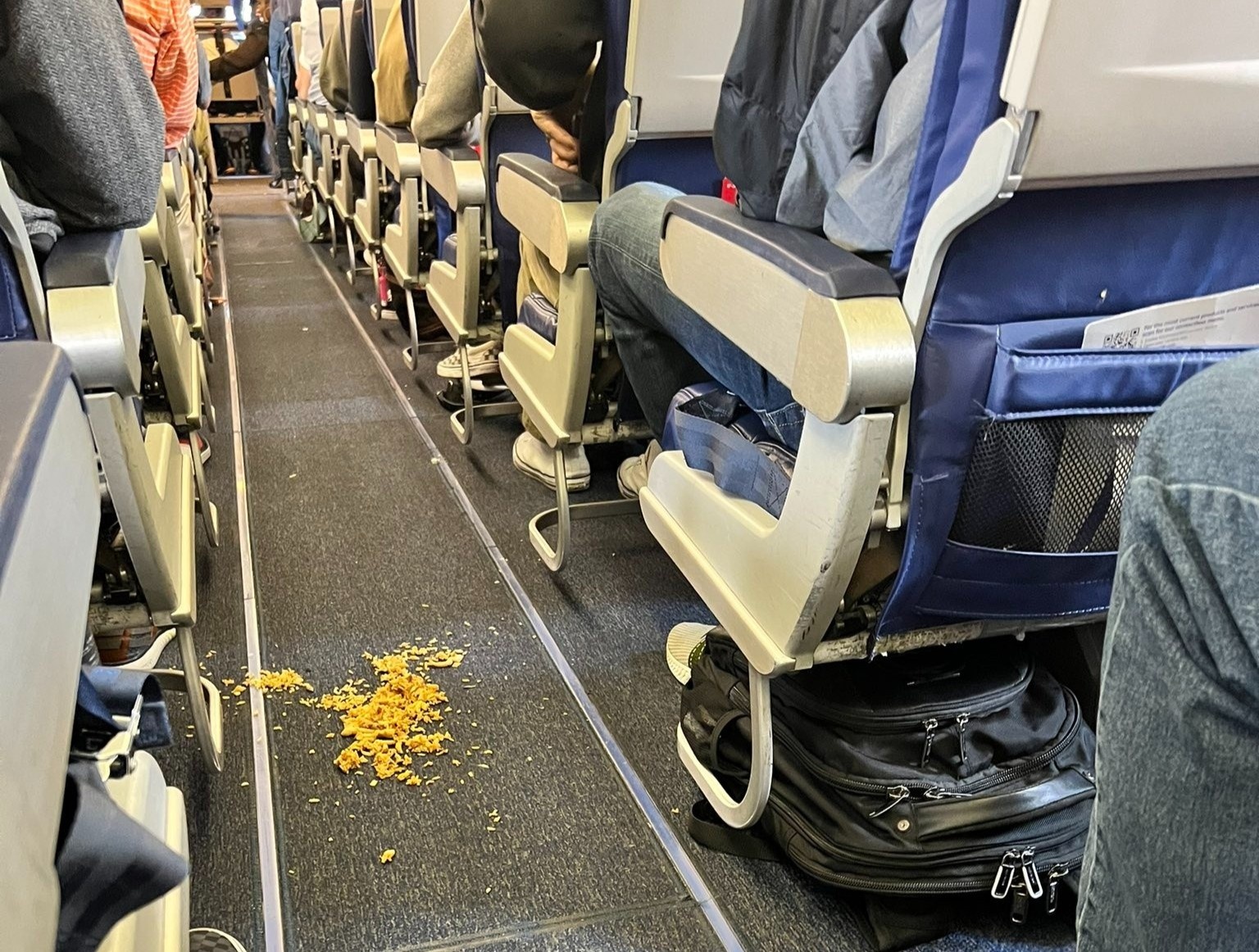 May bay hoan cat canh o My vi hanh khach lam do do an hinh anh