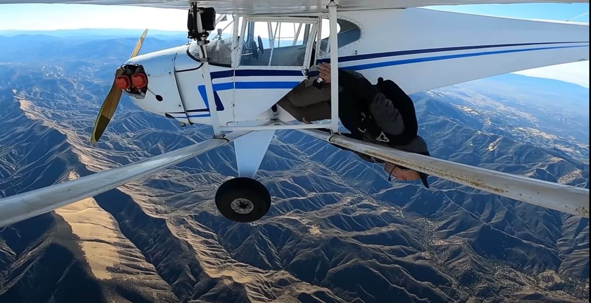 YouTuber doi mat an tu toi 20 nam sau vu pha may bay de cau view hinh anh