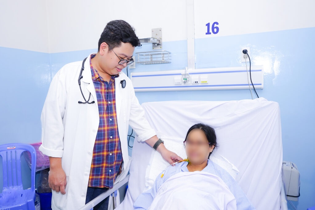 Can nao cuu san phu mac can benh khien bac si san khoa am anh hinh anh