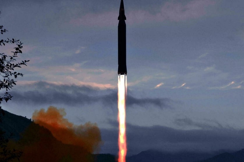 Trieu Tien tuyen bo ten lua sieu vuot am tan cong trung muc tieu hinh anh