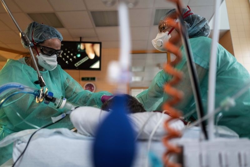 WHO: Xung dot Ukraine se khien dai dich ngay mot toi te hinh anh