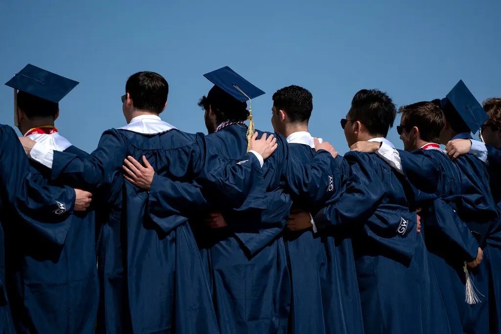 5 chuong trinh MBA giup sinh vien co luong khoi diem cao nhat hinh anh