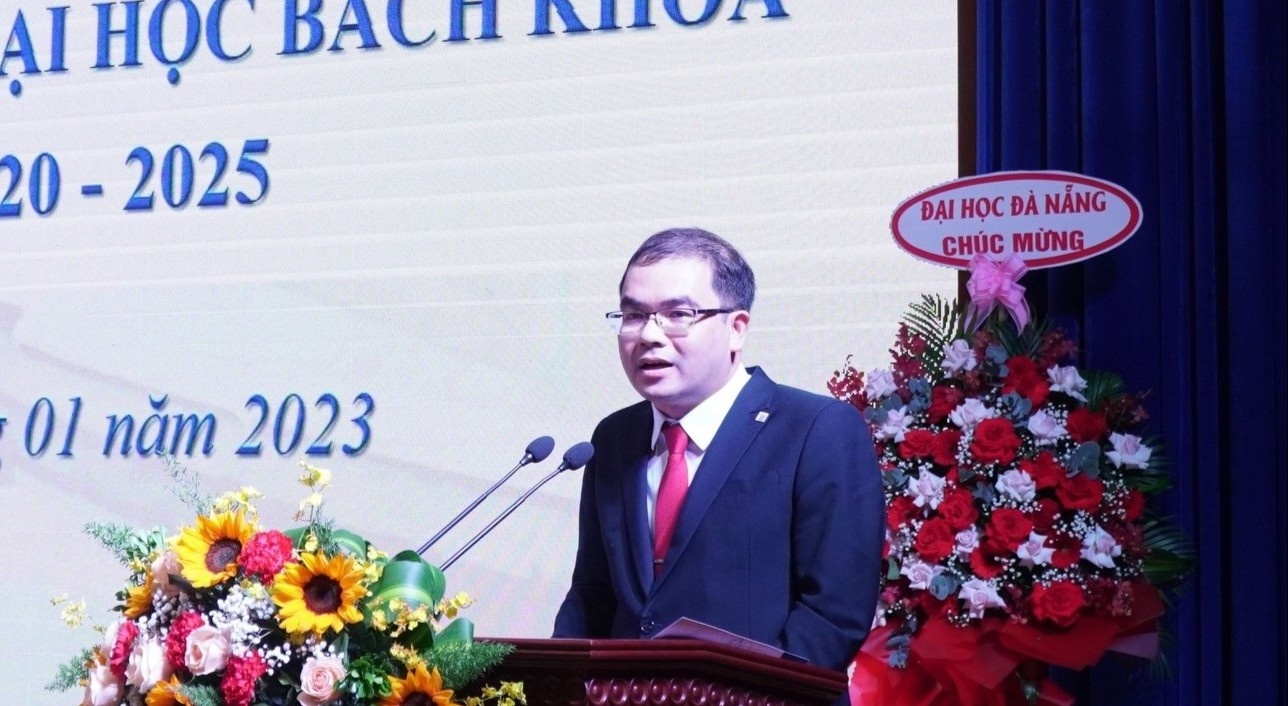DH Bach khoa - DH Da Nang co hieu truong moi hinh anh