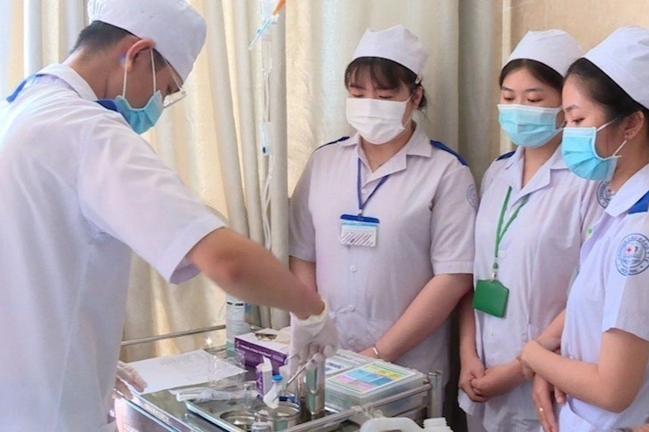 Khong tuyen duoc nganh ho sinh truoc lan song y bac si nghi viec hinh anh