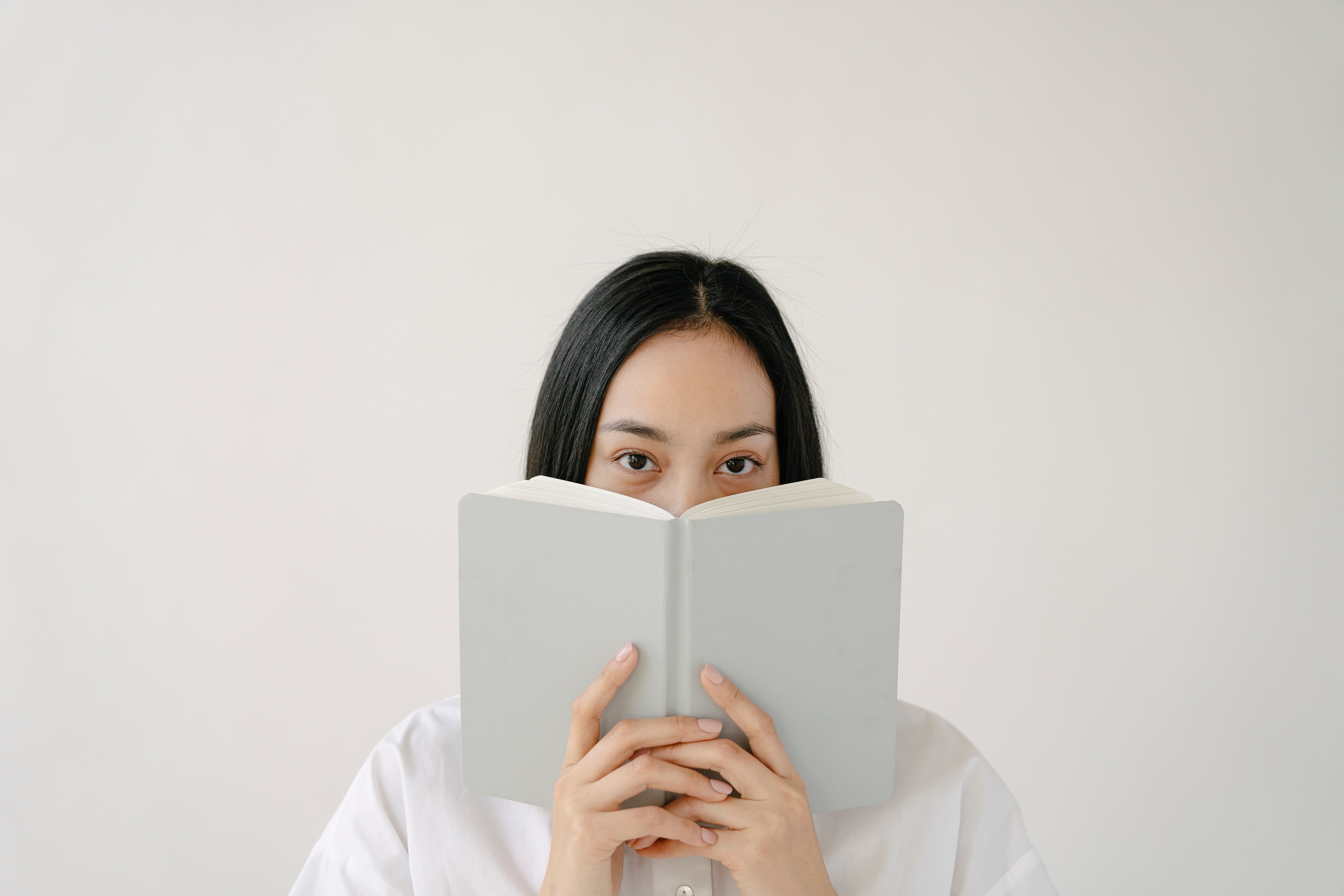Co nen ghi ngay sinh va dinh kem anh trong CV? hinh anh