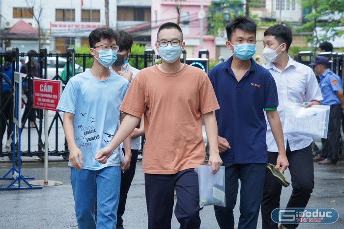 Bo yeu cau khong dao tao tu xa doi voi nganh suc khoe va giao vien hinh anh