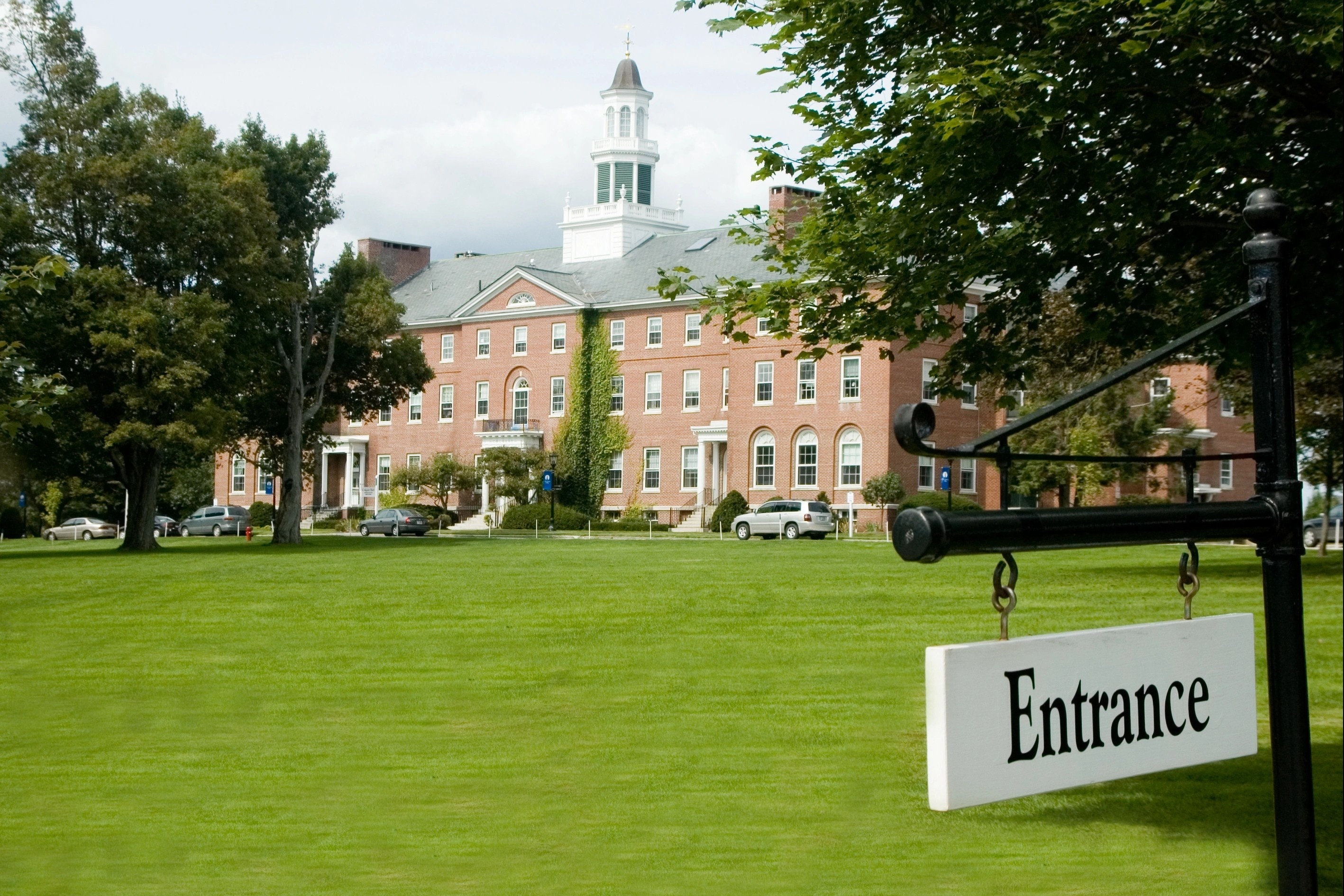 Nhieu dai hoc My giam manh hoc phi co the gay tac dung nguoc hinh anh