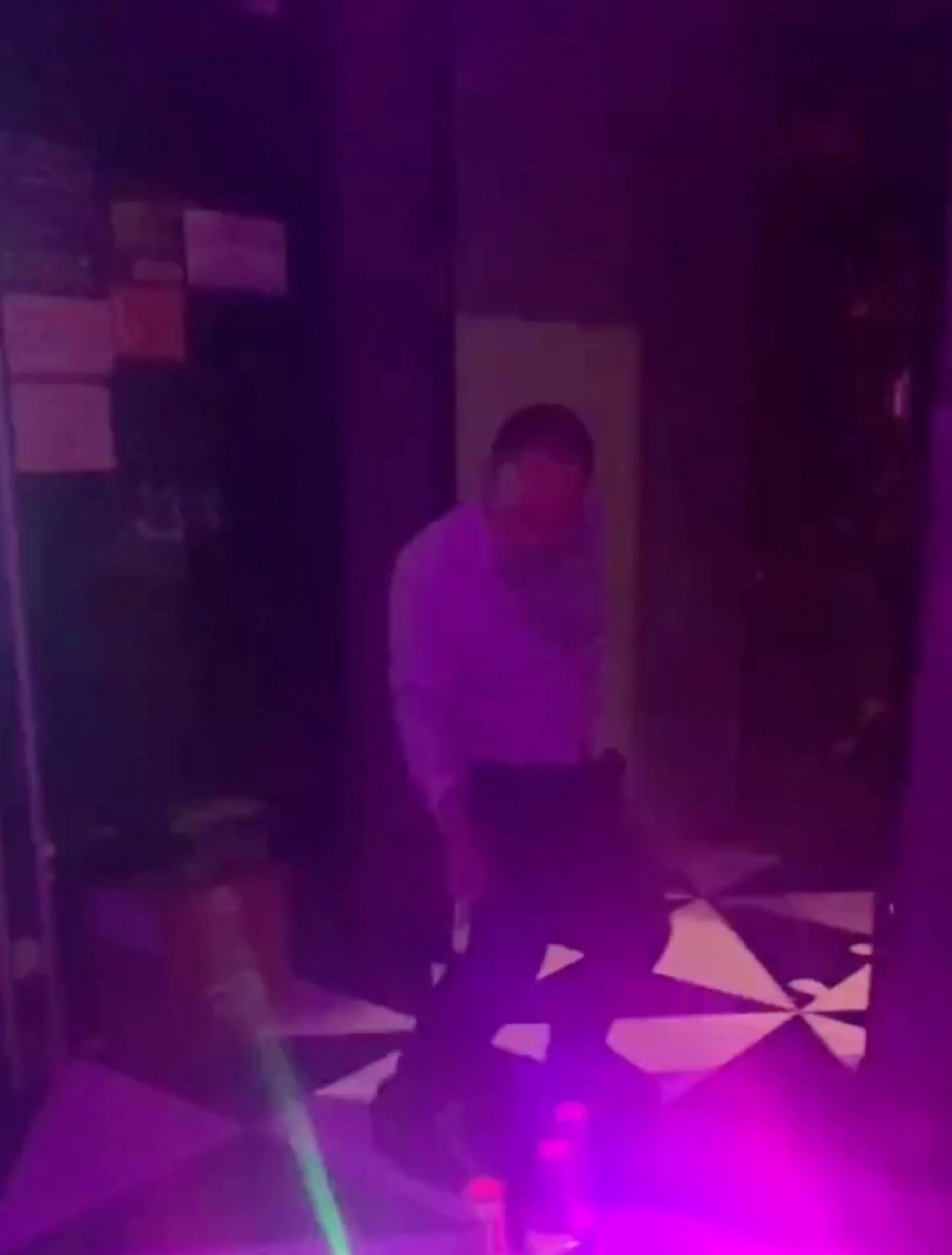 người trẻ canh mộ ảnh 2 nguoi tre canh mo anh 2