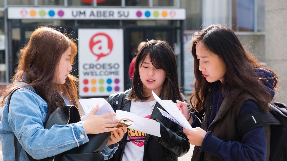 Trung Quoc thut lui ve trinh do tieng Anh hinh anh