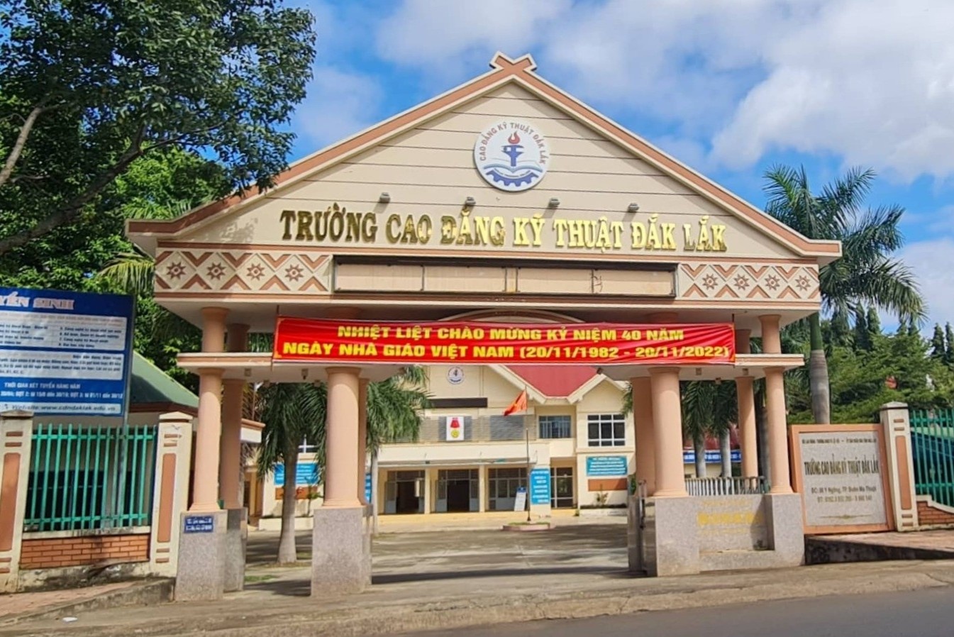 Dak Lak cong nhan hang tram hoc sinh lop 10 tuyen trai quy dinh hinh anh
