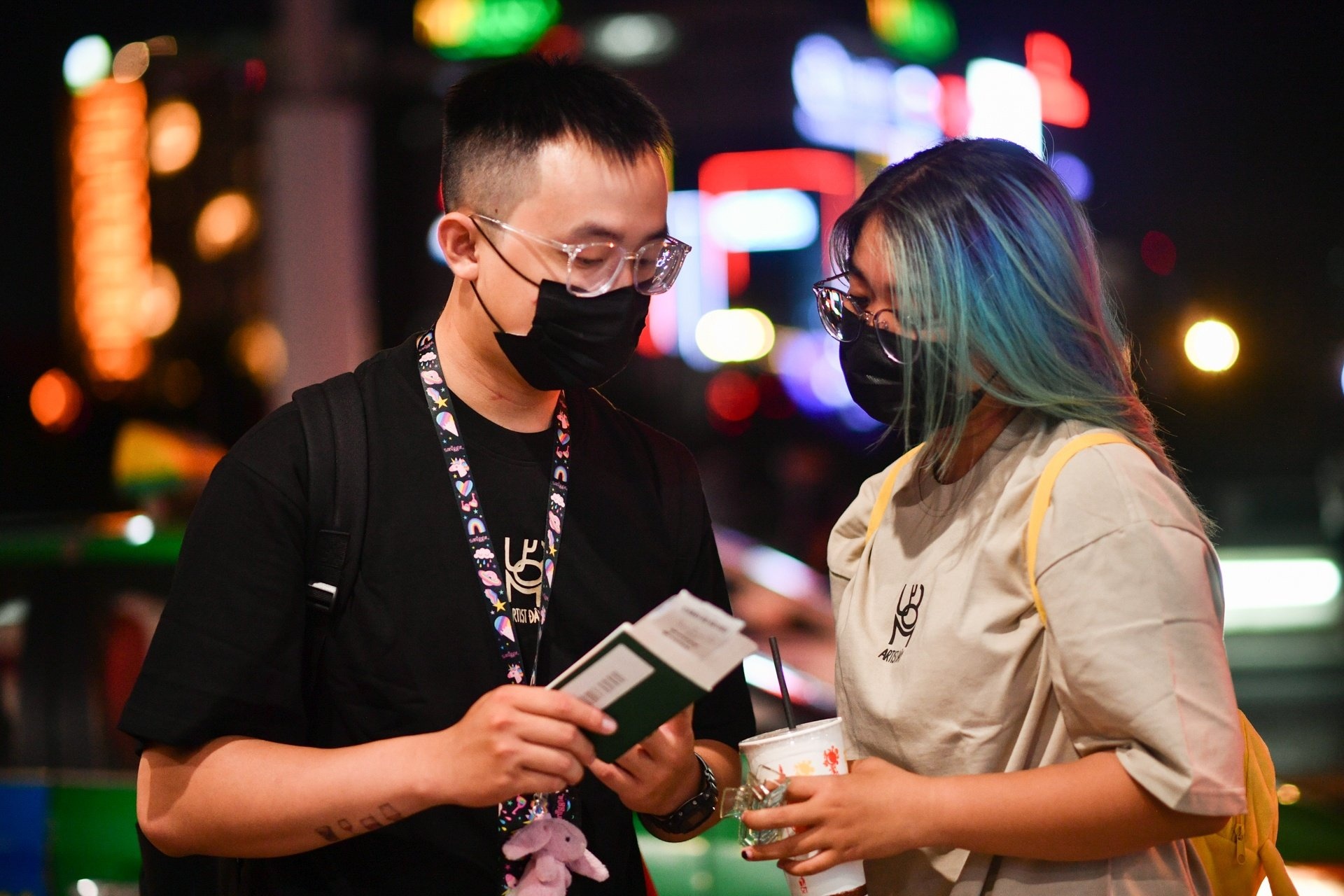 Om Tet Viet sang dat khach ngay truoc Tet hinh anh