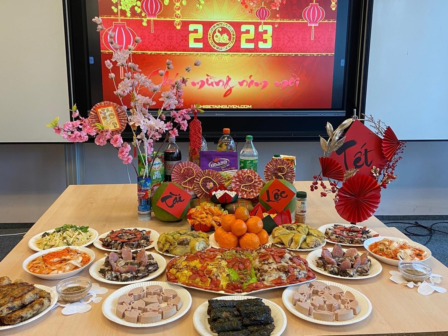 Muon kieu an Tet Viet xa nha cua du hoc sinh hinh anh