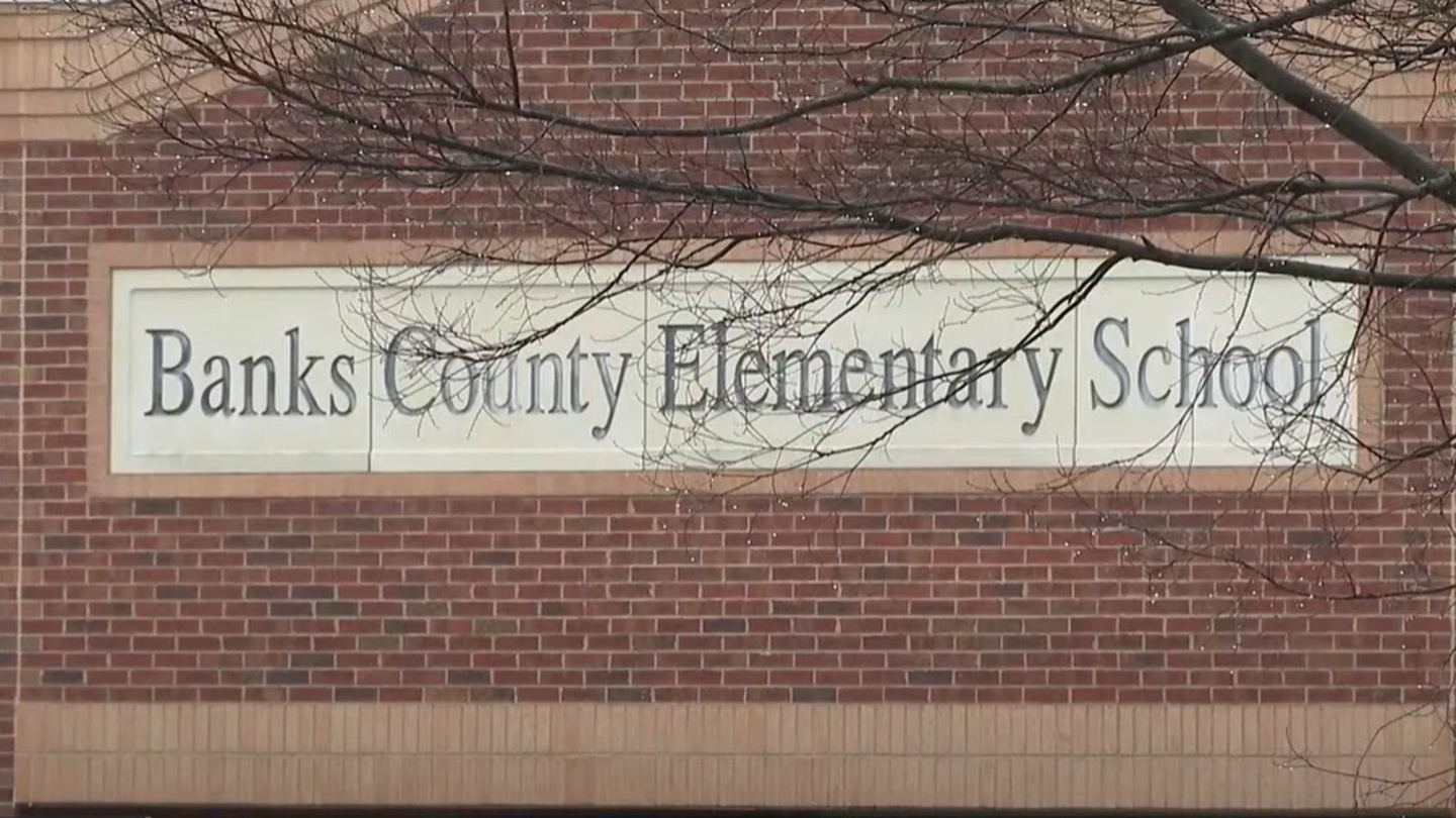 Hieu truong va giao vien o My bi duoi viec vi quan he bat chinh hinh anh