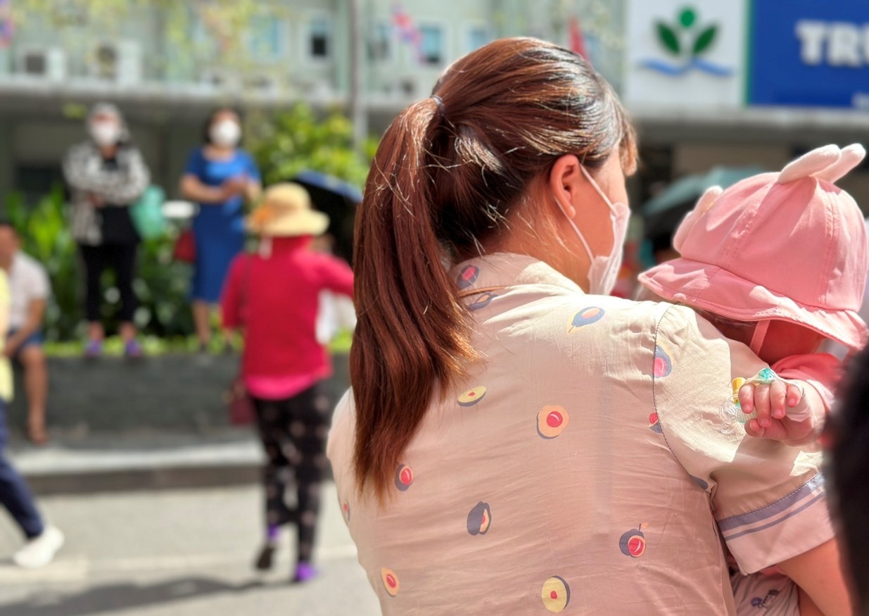 Xoa diu noi dau cho hang nghin benh nhi hinh anh