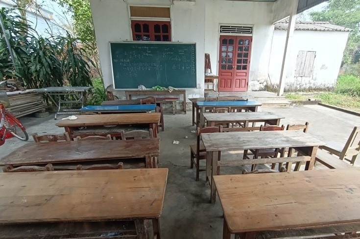 Thay giao chu nhiem sam so nu sinh lop 5 khi hoc them tai nha hinh anh