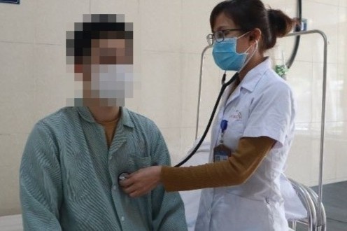 Thanh nien 29 tuoi suyt chet vi can benh thuong gap o tre em hinh anh