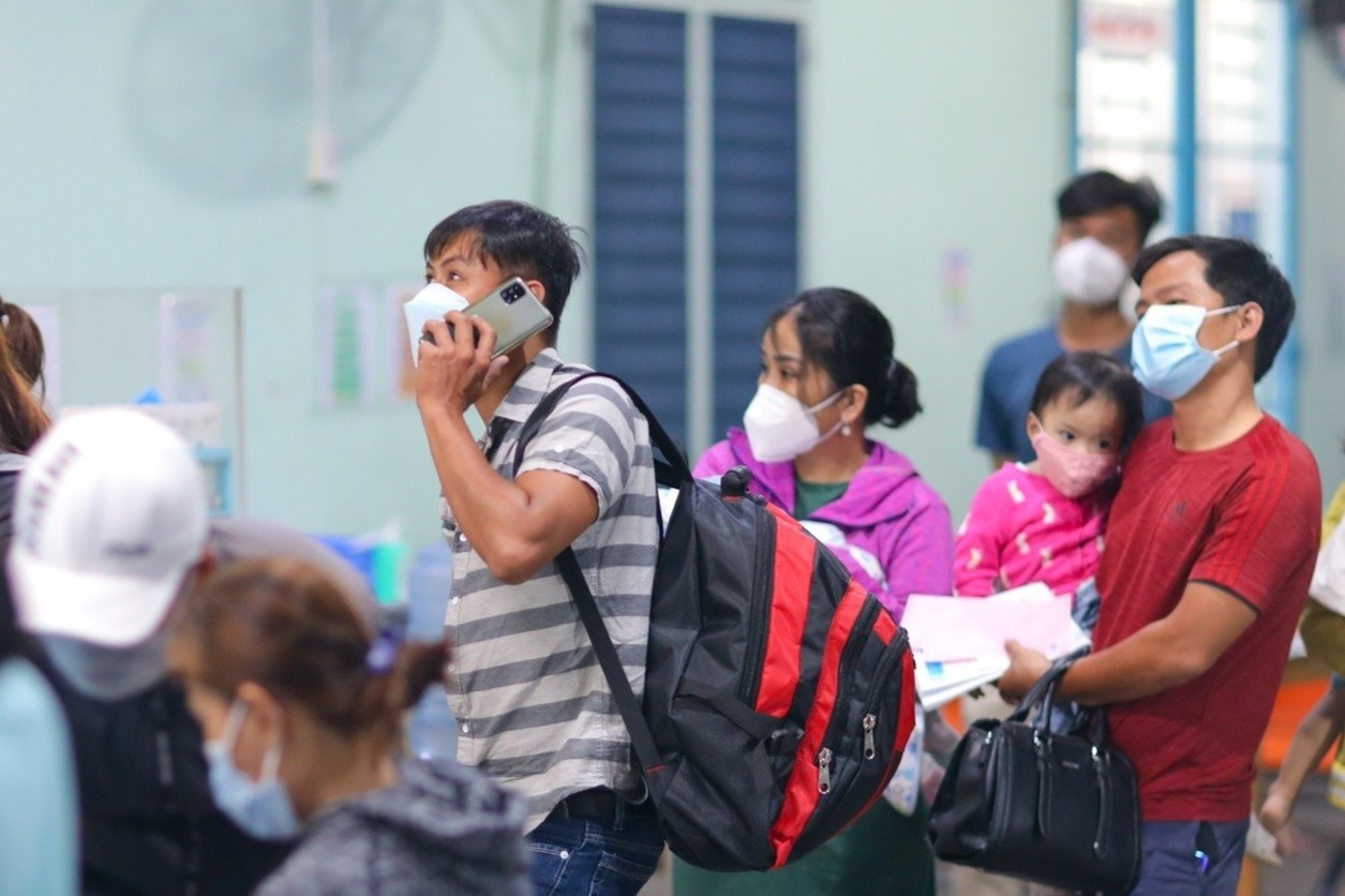 Gia mao chu ky bac si va benh vien o TP.HCM de keu goi tu thien hinh anh