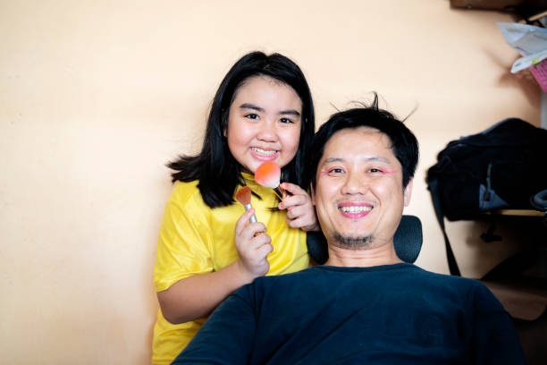 'Tro dua cua bo' co the giup tre phat trien khoe manh hon hinh anh