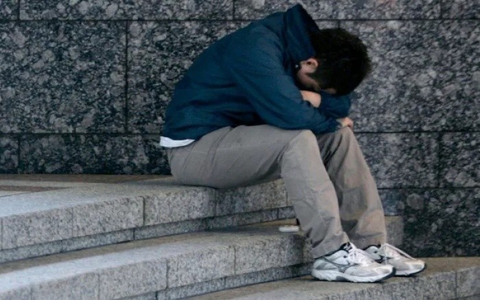 Nam sinh 18 tuoi mac cung luc sui mao ga va HIV hinh anh