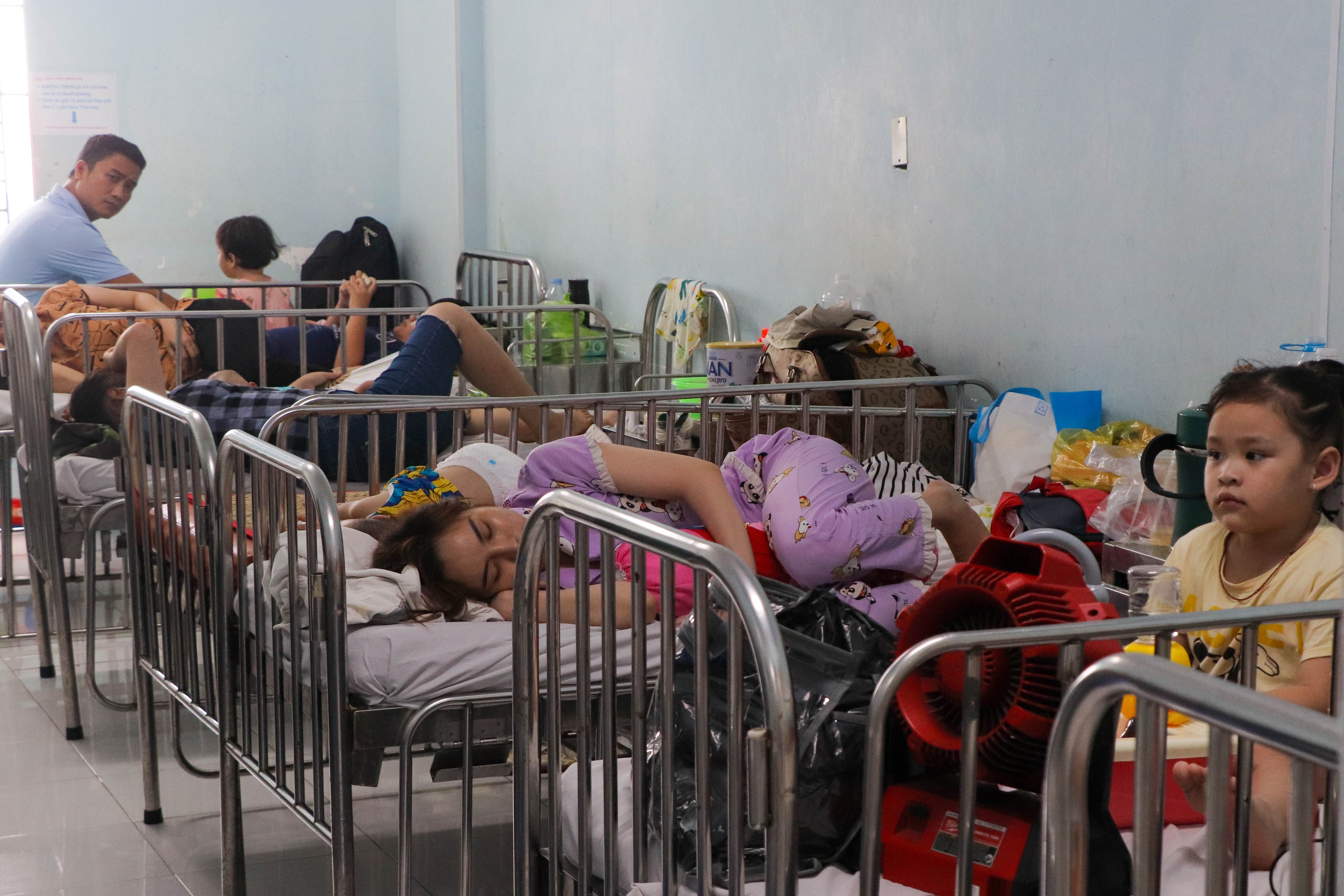 tay chan mieng tang nang anh 3