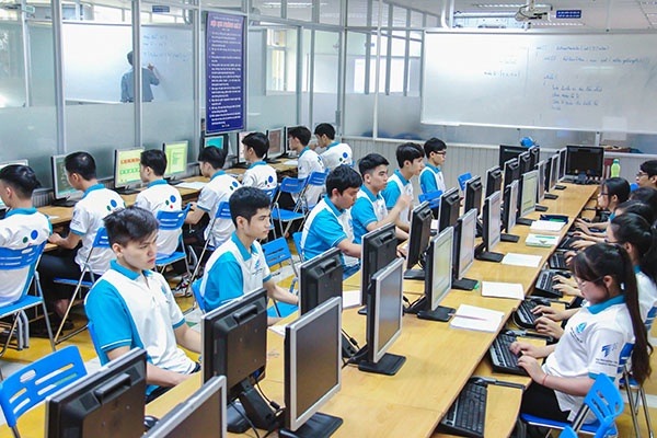 hoc nghe thay hoc pt anh 1