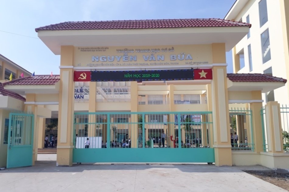 Giao vien duoc 10.000 dong tren mot hoc sinh di da ngoai? hinh anh