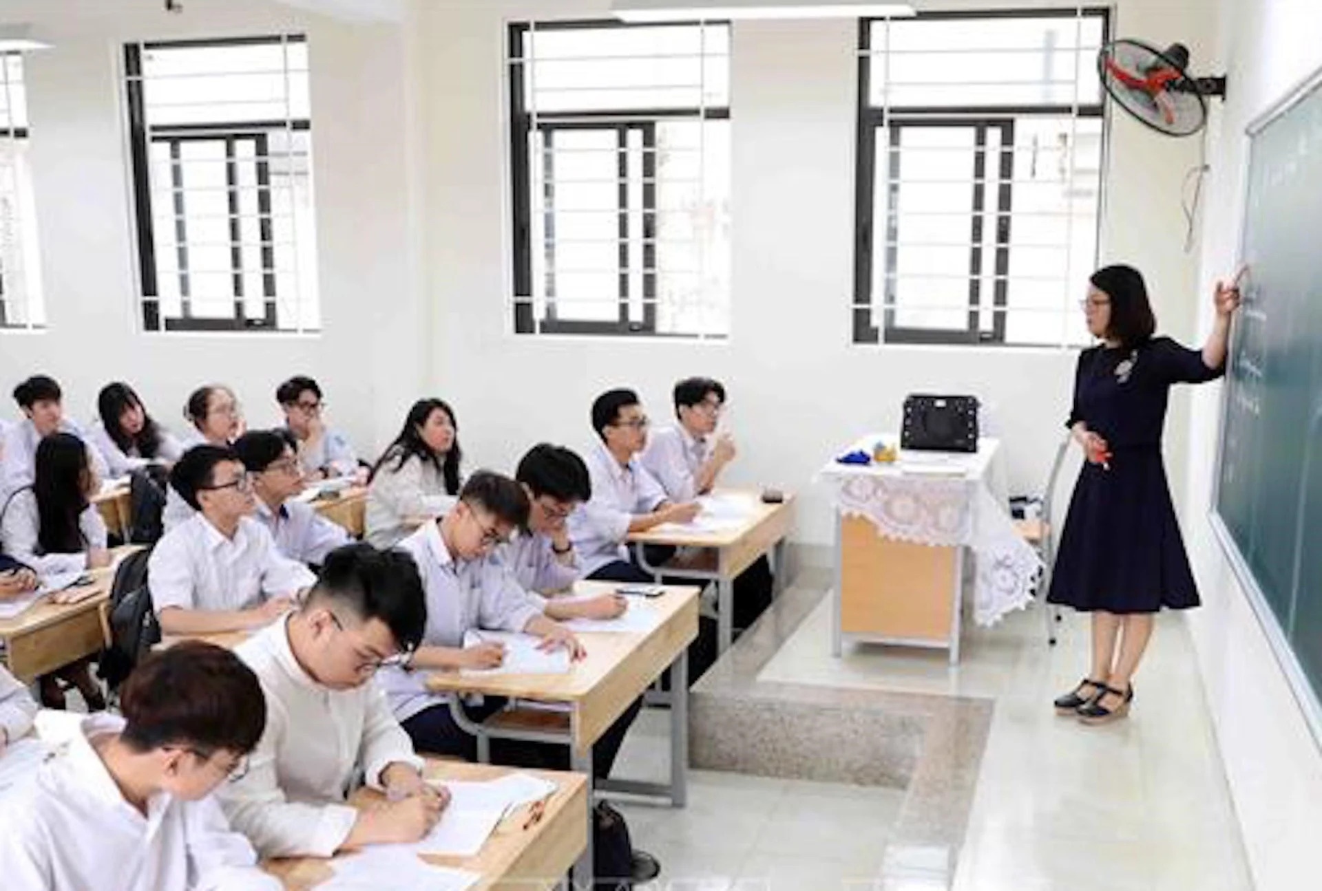 giao vien mon phu anh 2