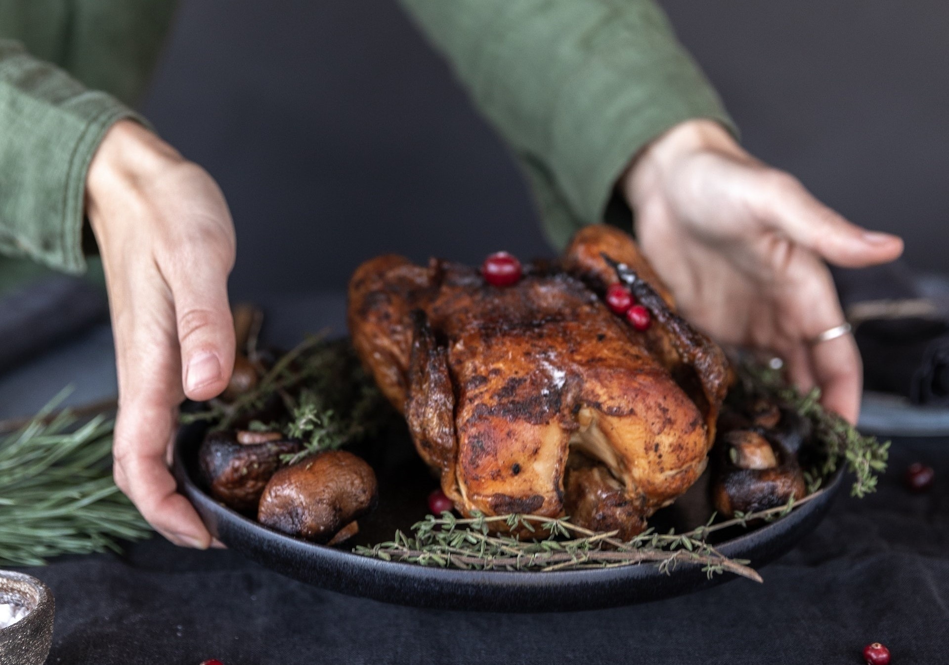 Nhung nguoi khong nen an nhieu thit ga, vit hinh anh