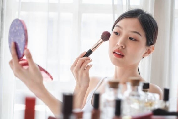 Co trang diem ban nhu the nao? hinh anh