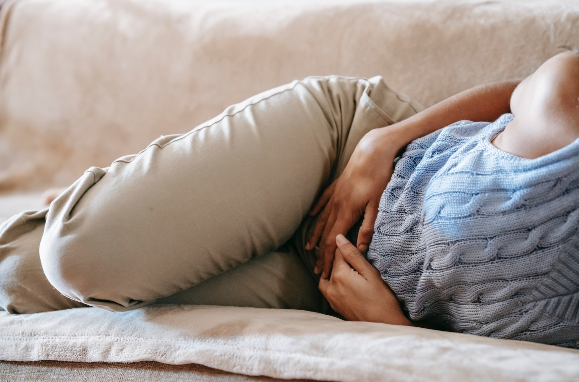 Can benh khien phu nu dau bung du doi khi hanh kinh hinh anh