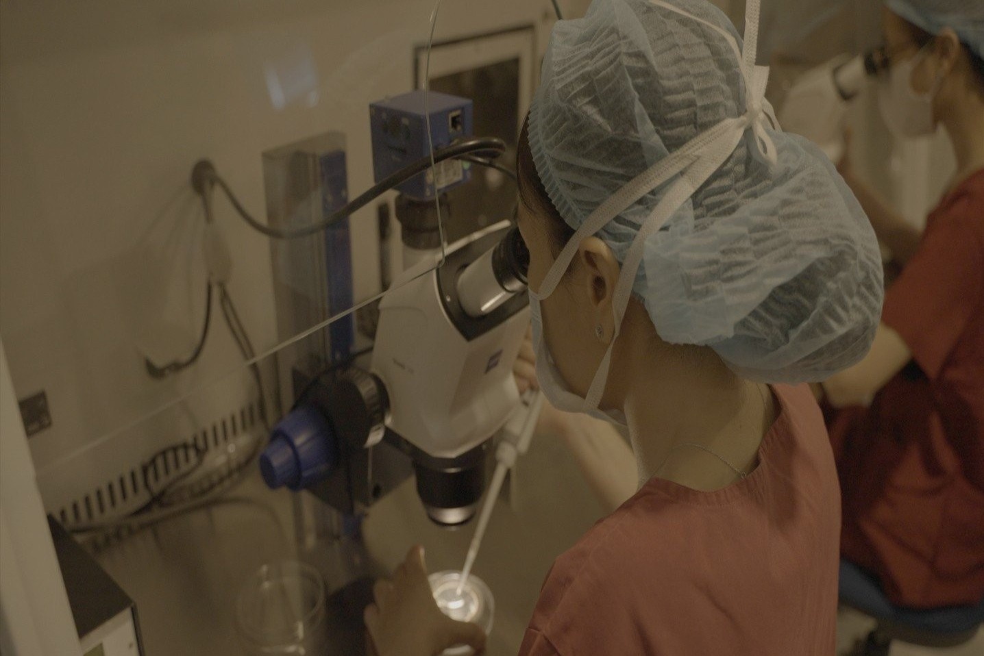 16 nam tim con cua cap vo chong mang gene benh di truyen hinh anh