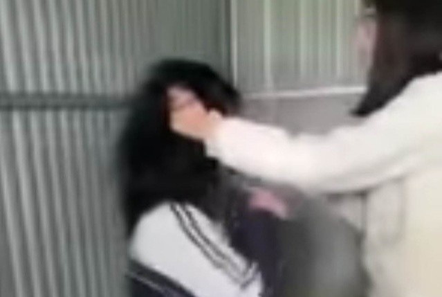 Xuat hien clip danh hoi dong hoc sinh lop 7 khien nhieu nguoi phan no hinh anh