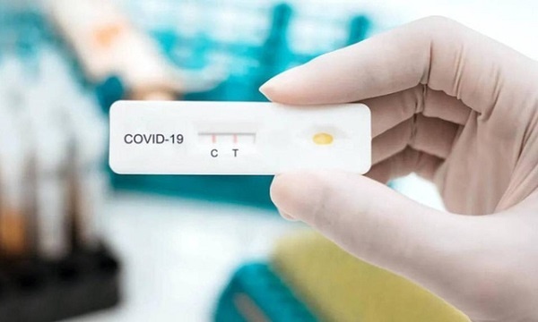 Covid-19 khong con la benh truyen nhiem nhom A hinh anh